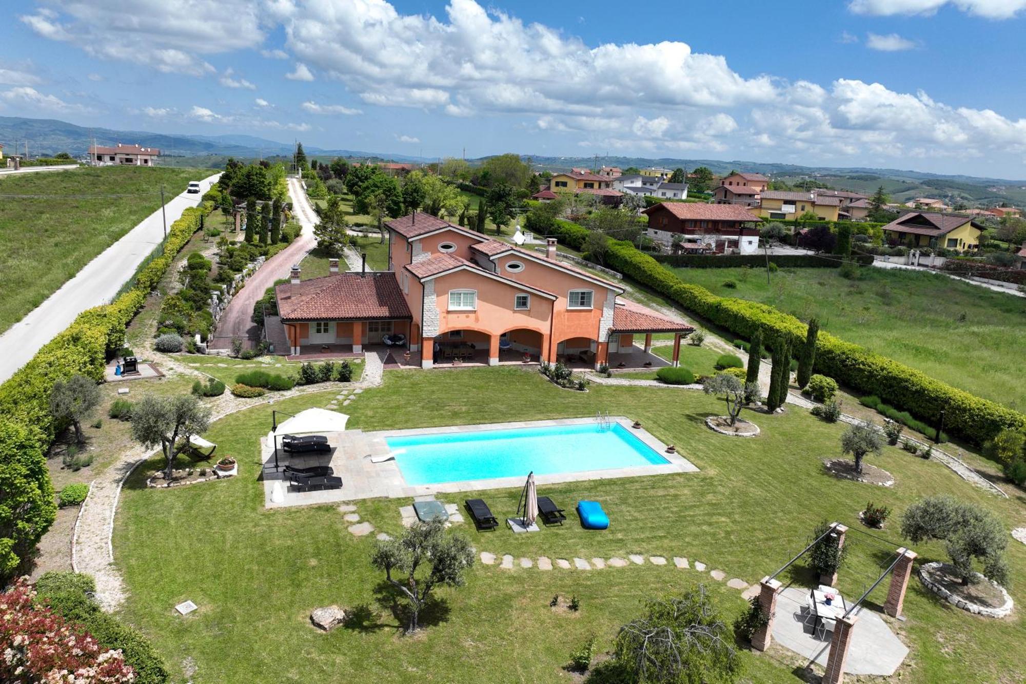 Villa Ruffo Кампобасо Екстериор снимка